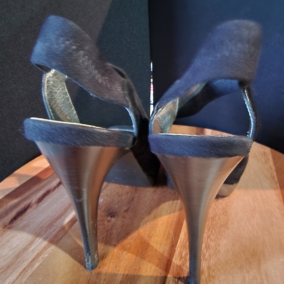 Baker 4 1/2 " heel, 1" platform, open toe, leather upper black suede - Picture 3 of 11